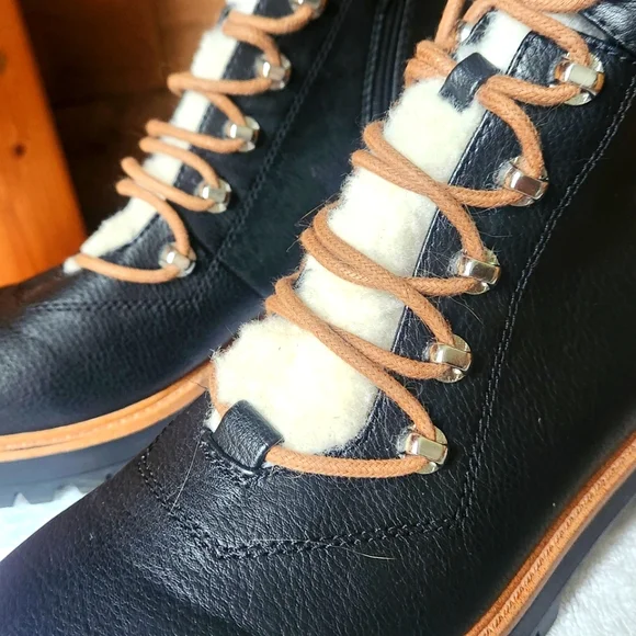 Indigo RD Black Izma Faux Fur Hiking Booties- Size 8M - Picture 10 of 13